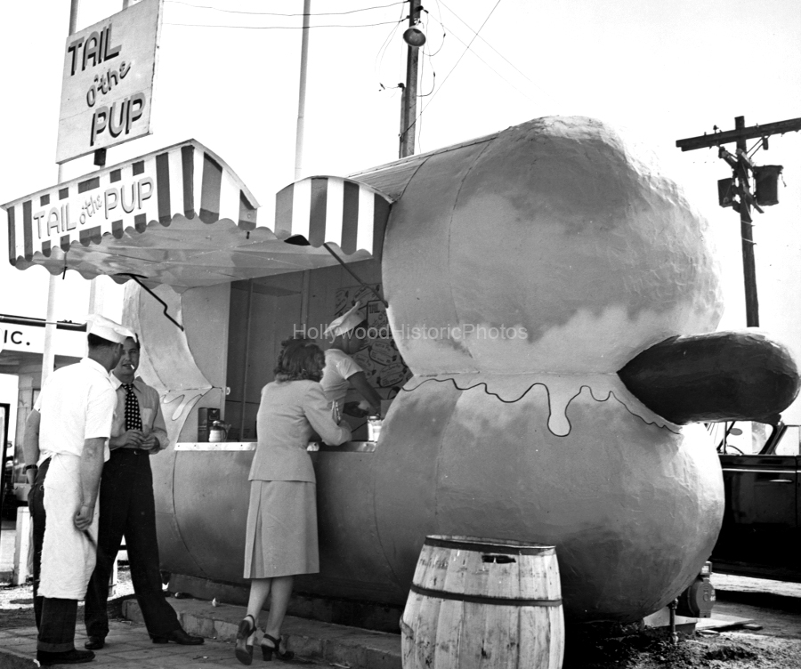 Tail O the Pup 1952.jpg